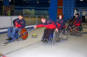 Петербургским керлингистам с инвалидностью нужны коляски активного типа