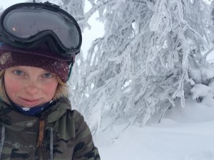 Сноубордистке с нарушением слуха нужна помощь