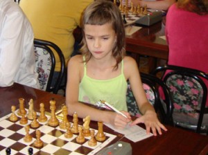 Маленький тактик Ксения Боднарук борется за поездку на Первенство России по шахматам