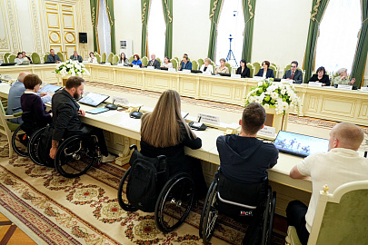 Мы — на круглом столе по вопросам развития адаптивного спорта